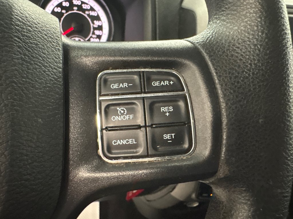 Ram 1500 Classic Express 2023 à Paspébiac, Québec - 15 - w1024h768px