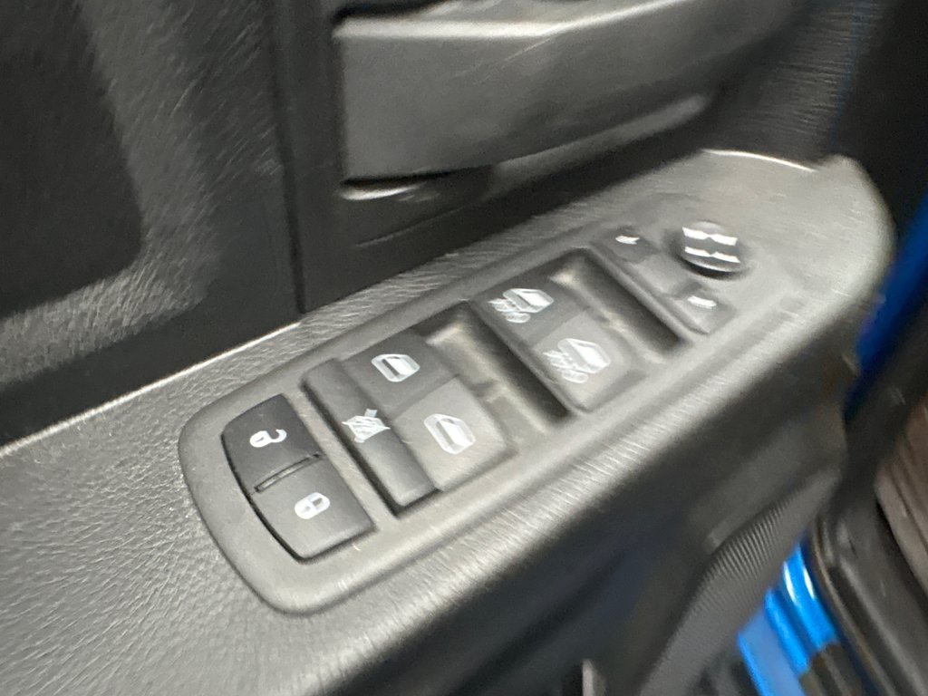 2023 Ram 1500 Classic Express in Paspébiac, Quebec - 12 - w1024h768px