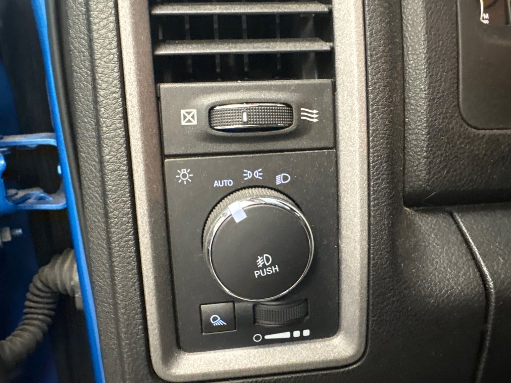 2023 Ram 1500 Classic Express in Paspébiac, Quebec - 20 - w1024h768px