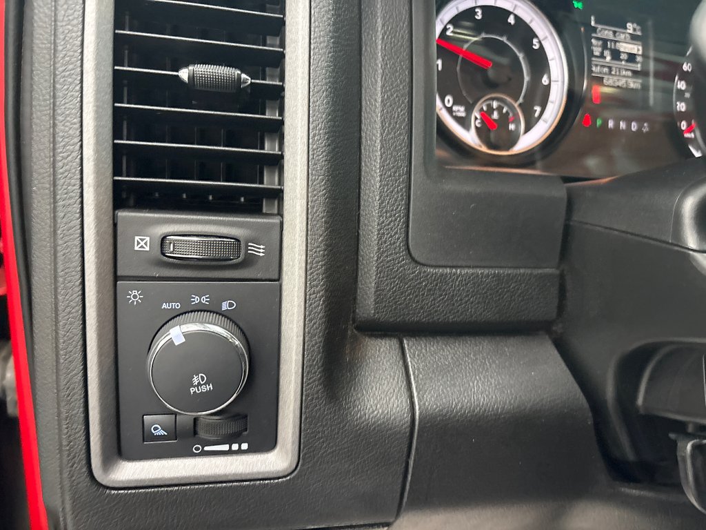 Ram 1500 Classic Express 2023 à Paspébiac, Québec - 16 - w1024h768px