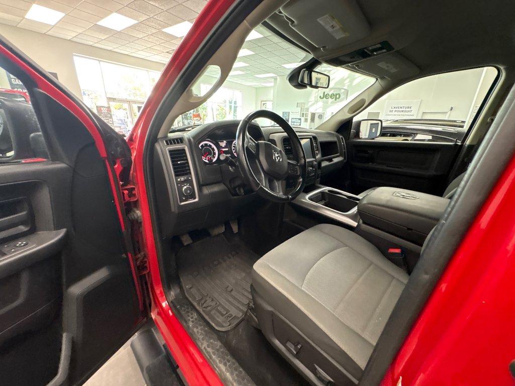 Ram 1500 Classic Express 2023 à Paspébiac, Québec - 13 - w1024h768px