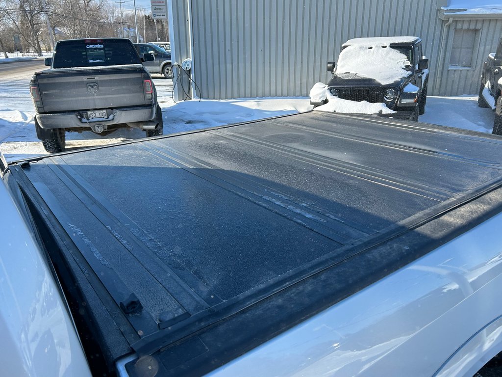 2015 Ram 1500 Outdoorsman in Paspébiac, Quebec - 10 - w1024h768px