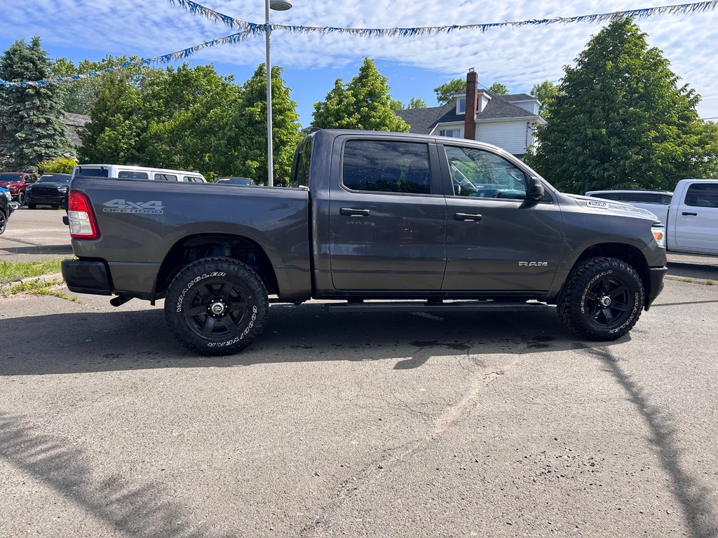 2021 Ram 1500 Tradesman in Chandler, Quebec - 4 - w1024h768px