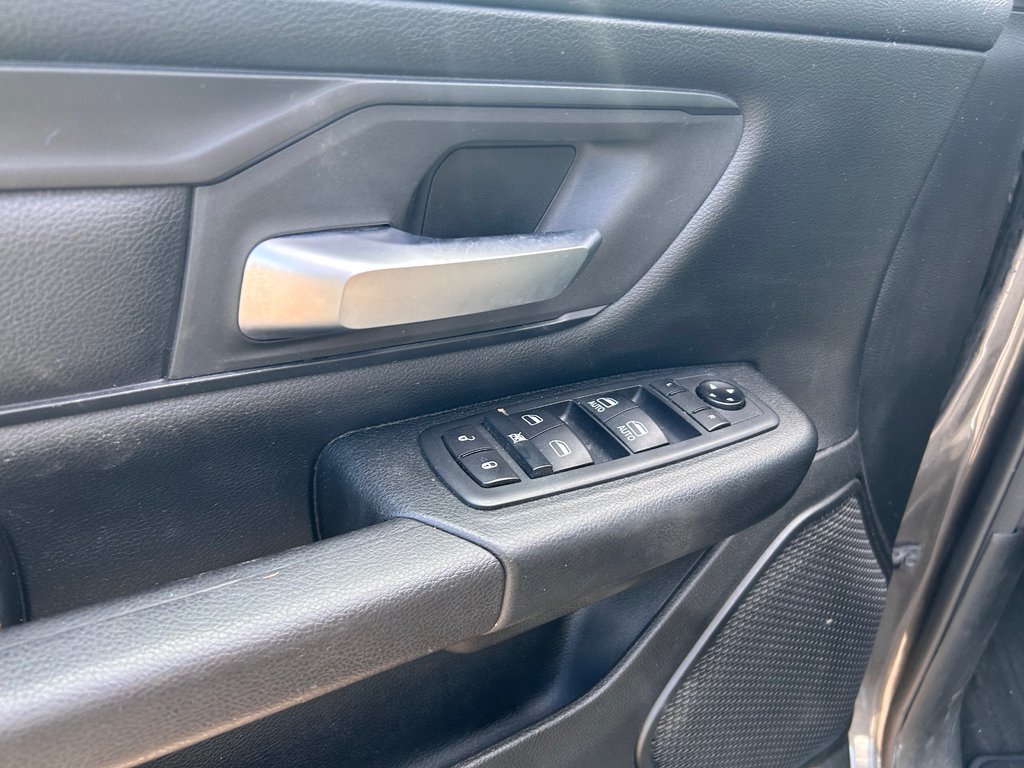 2021 Ram 1500 Tradesman in Chandler, Quebec - 12 - w1024h768px