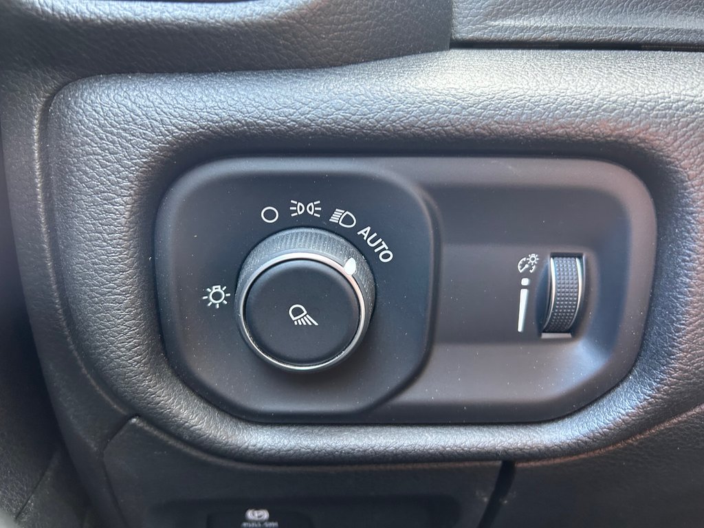 2021 Ram 1500 Tradesman in Chandler, Quebec - 18 - w1024h768px