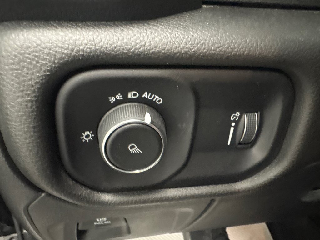 2023 Ram 1500 Tradesman in Paspébiac, Quebec - 17 - w1024h768px