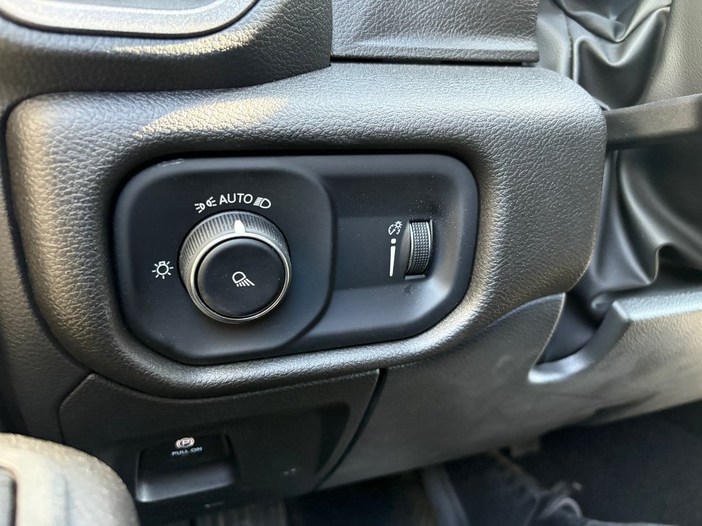 Ram 1500 TRADESMAN 2025 à Paspébiac, Québec - 24 - w1024h768px