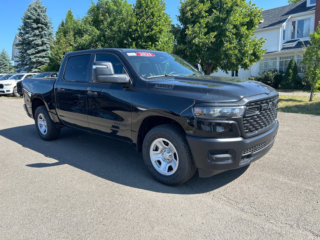 2025  1500 TRADESMAN in Paspébiac, Quebec - 3 - w1024h768px