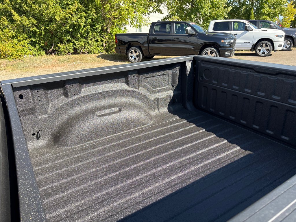 2025 Ram 1500 BIG HORN in Paspébiac, Quebec - 8 - w1024h768px