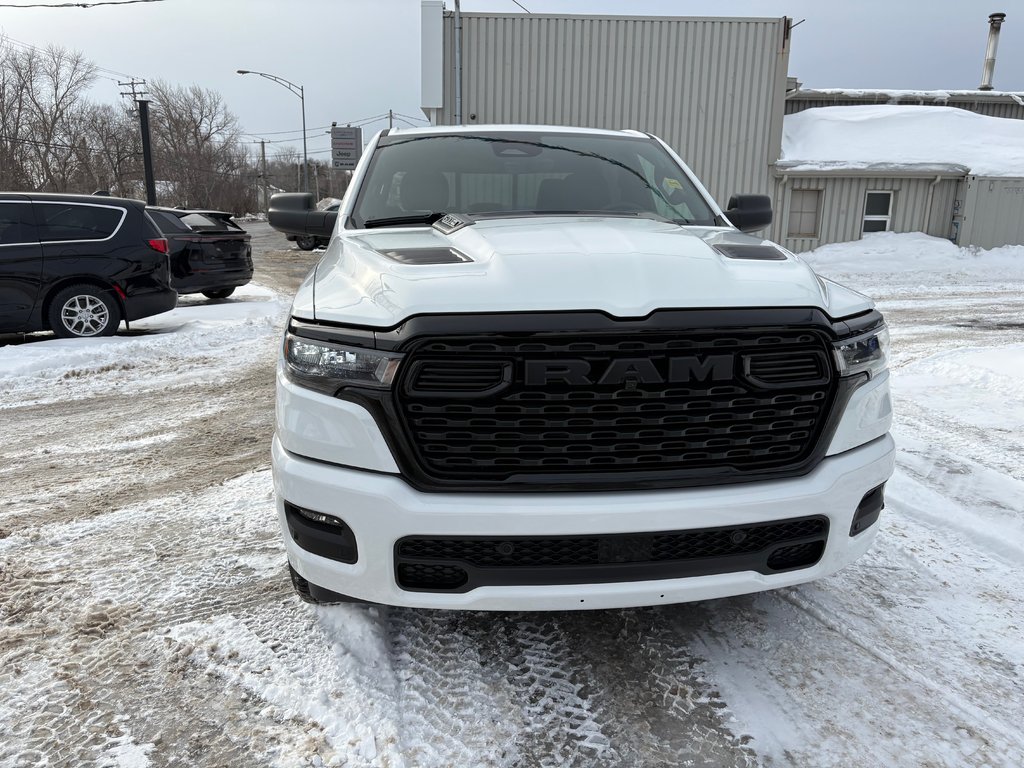 2026 Ram 1500 EXPRESS in Paspébiac, Quebec - 2 - w1024h768px
