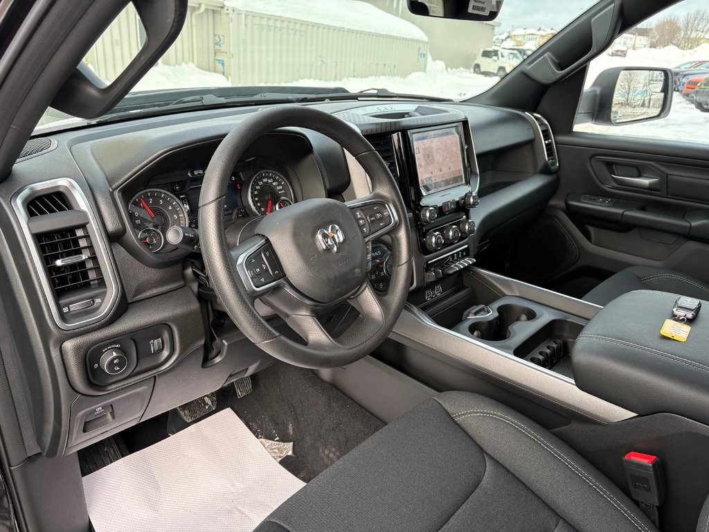 Ram 1500 EXPRESS 2026 à Paspébiac, Québec - 11 - w1024h768px