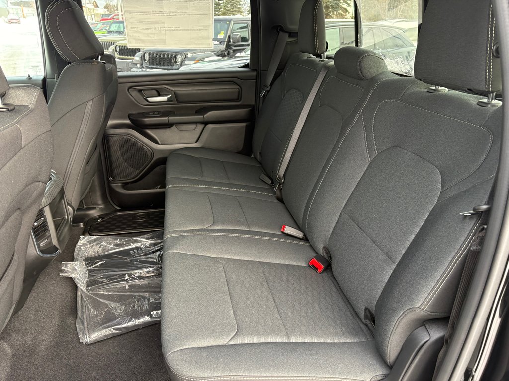 Ram 1500 EXPRESS 2026 à Paspébiac, Québec - 9 - w1024h768px