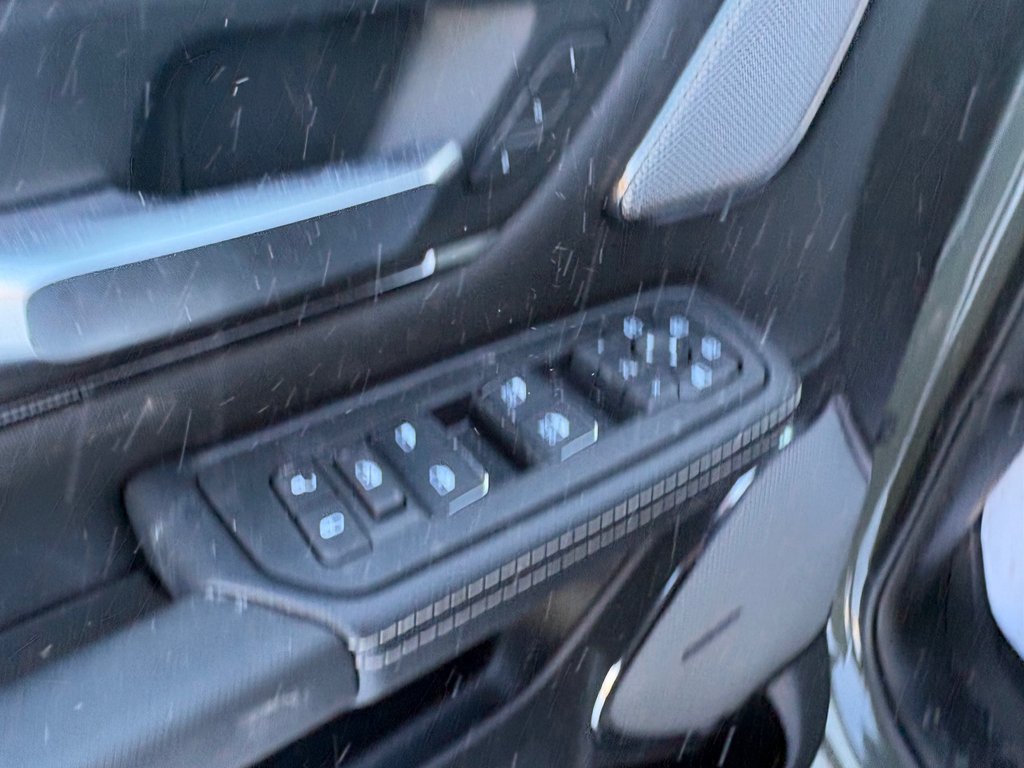 Ram 1500 REBEL 2026 à Paspébiac, Québec - 12 - w1024h768px