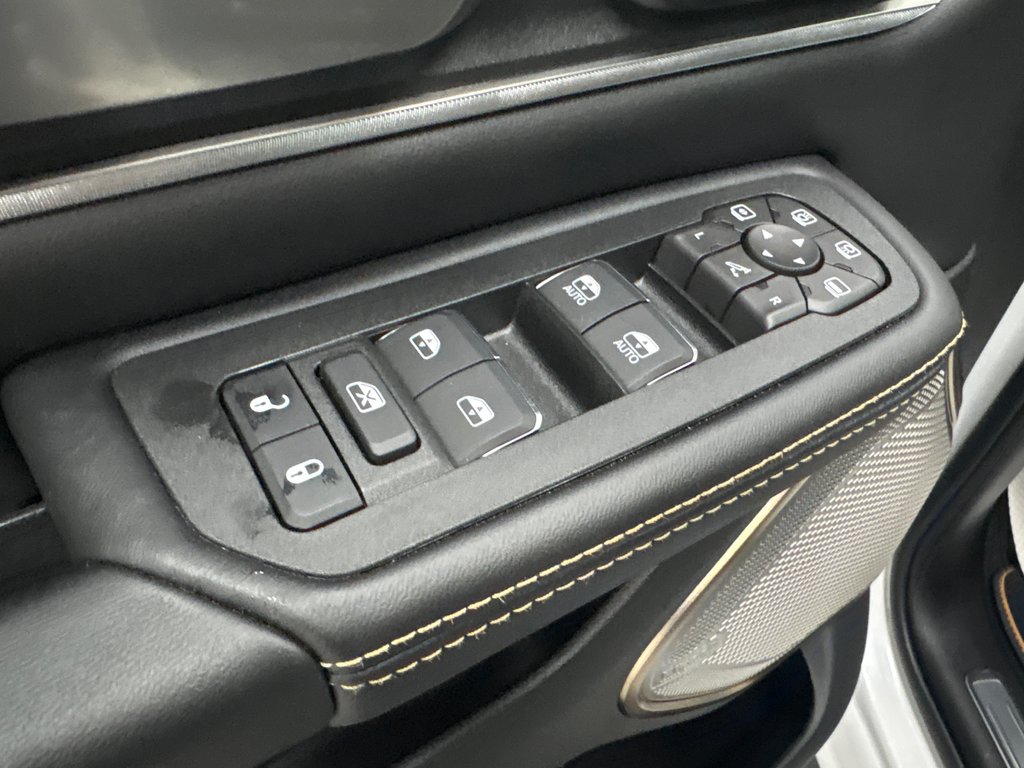 2026 Ram 1500 TUNGSTEN in Paspébiac, Quebec - 16 - w1024h768px