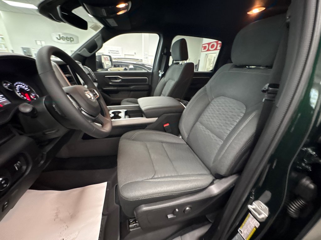 Ram 1500 BIG HORN 2026 à Paspébiac, Québec - 12 - w1024h768px