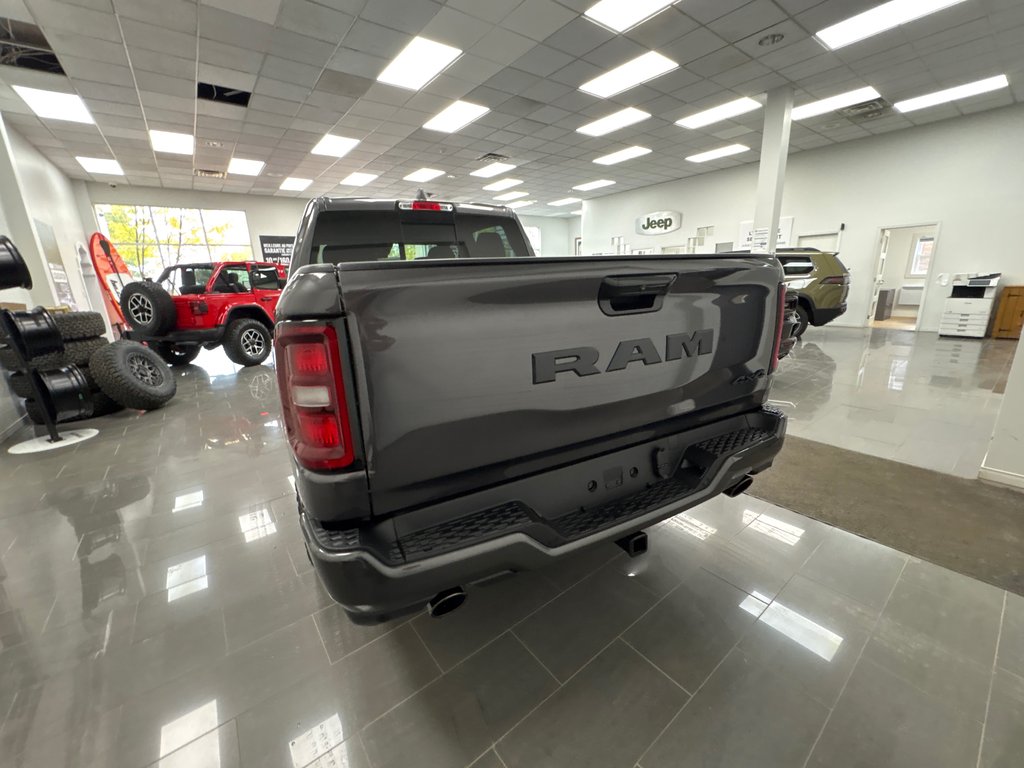 2026 Ram 1500 EXPRESS in Paspébiac, Quebec - 5 - w1024h768px