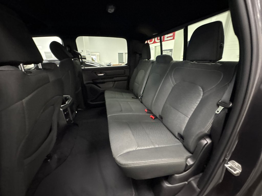 2026 Ram 1500 EXPRESS in Paspébiac, Quebec - 7 - w1024h768px