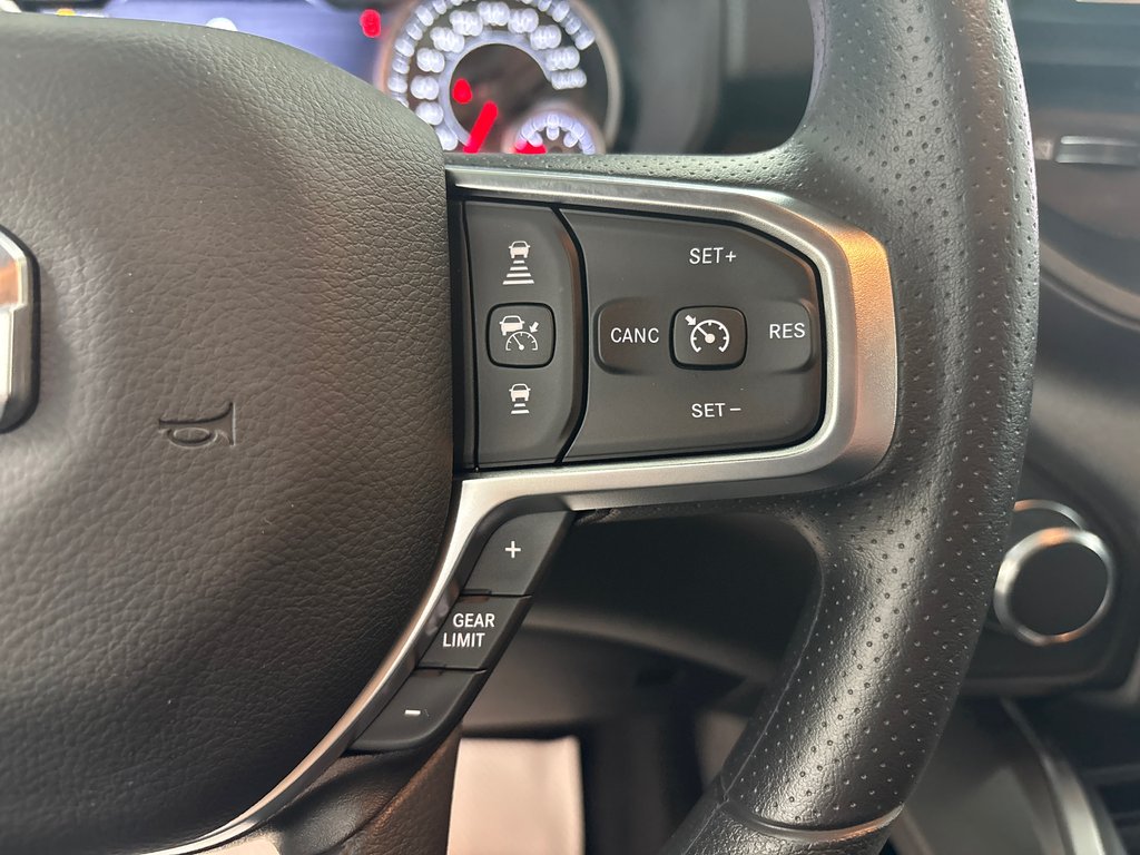 Ram 1500 EXPRESS 2027 à Paspébiac, Québec - 15 - w1024h768px