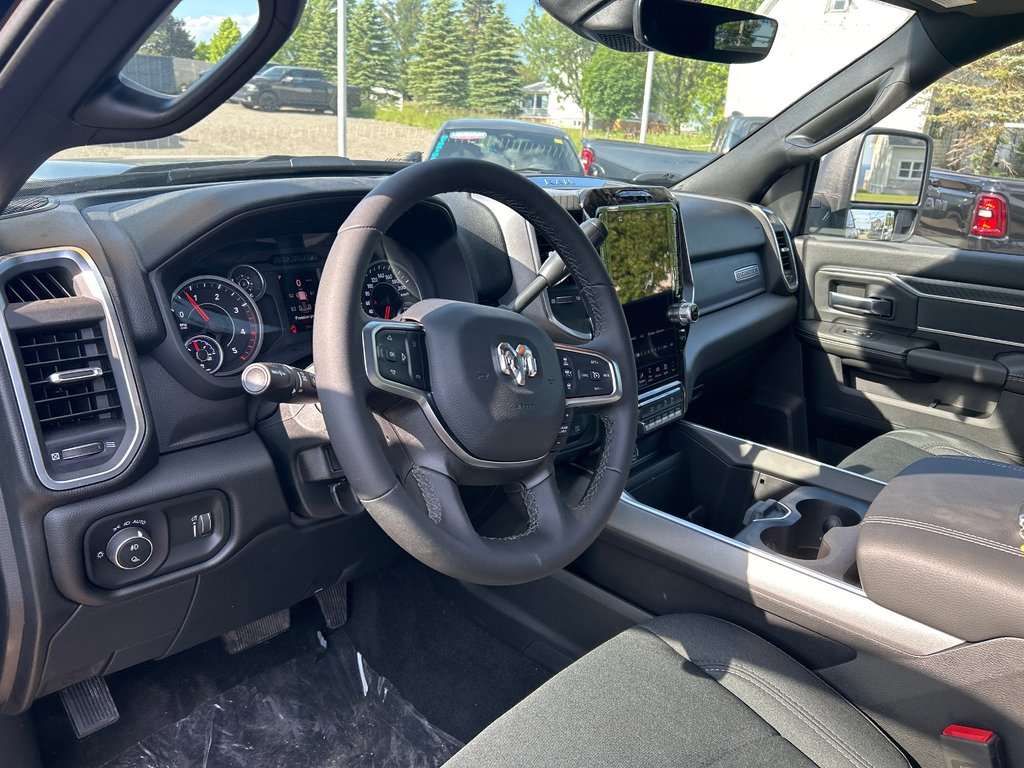 2025 Ram 2500 Big Horn in Paspébiac, Quebec - 12 - w1024h768px