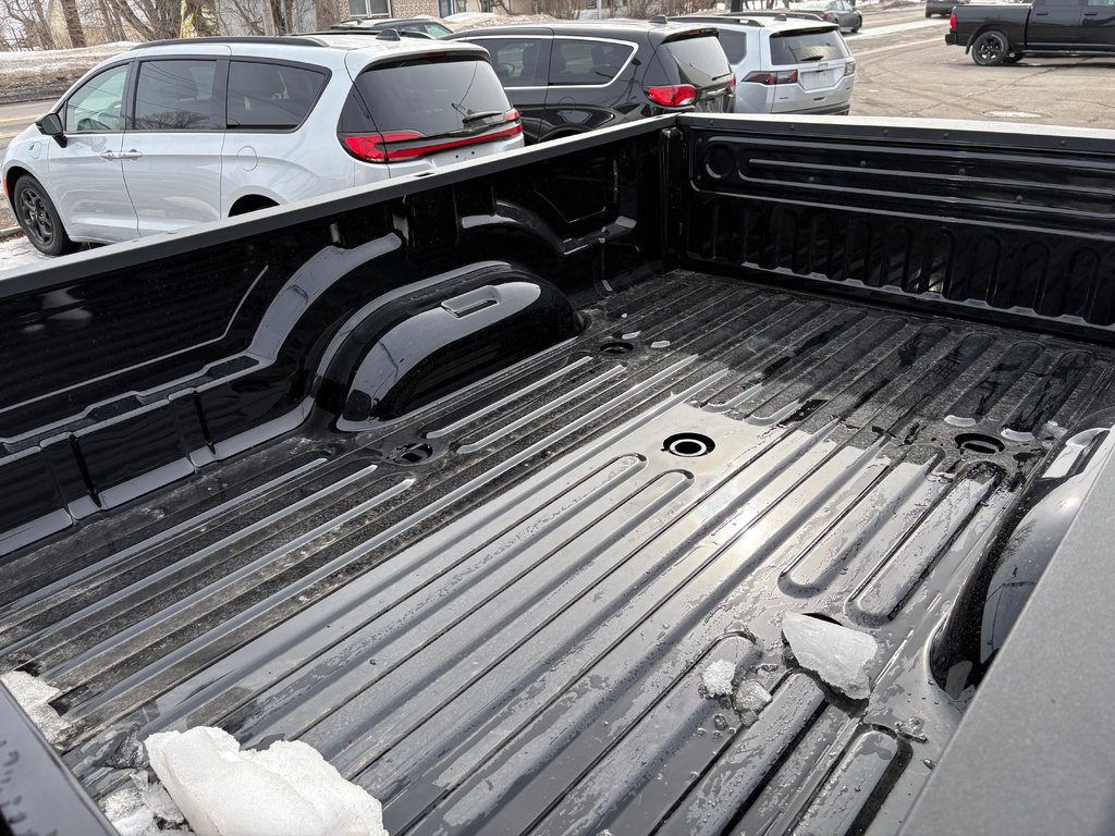 2026 Ram 2500 BLACK EXPRESS in Paspébiac, Quebec - 9 - w1024h768px