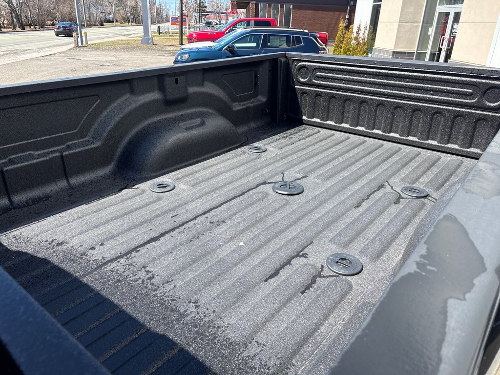 2026 Ram 2500 BLACK EXPRESS in Paspébiac, Quebec - 9 - w1024h768px