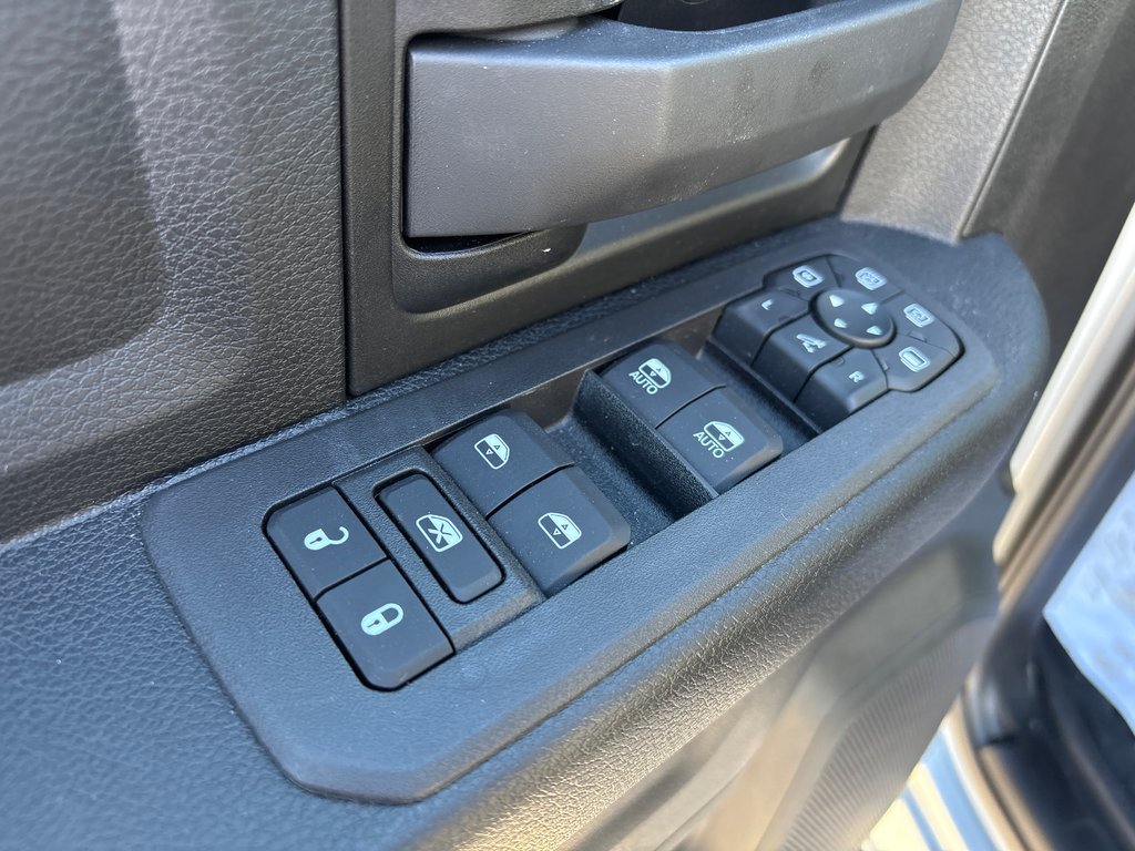 2026 Ram 2500 WARLOCK in Paspébiac, Quebec - 16 - w1024h768px