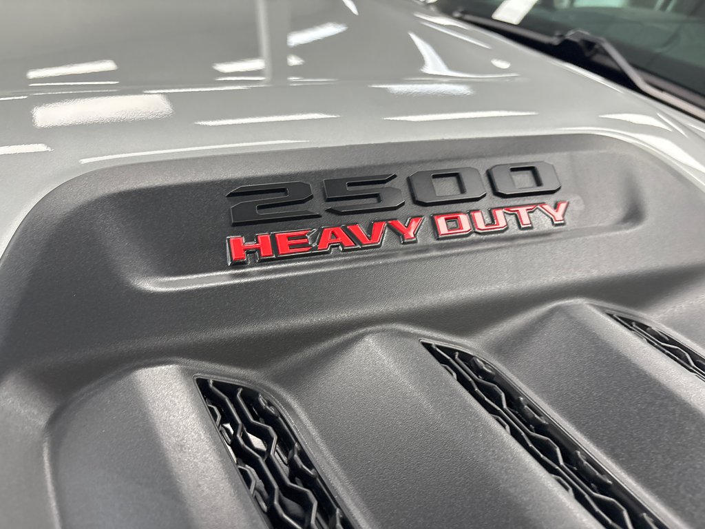 2027 Ram 2500 BLACK EXPRESS in Paspébiac, Quebec - 11 - w1024h768px