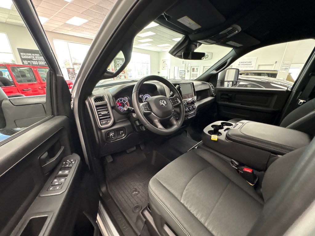 2027 Ram 2500 BLACK EXPRESS in Paspébiac, Quebec - 13 - w1024h768px