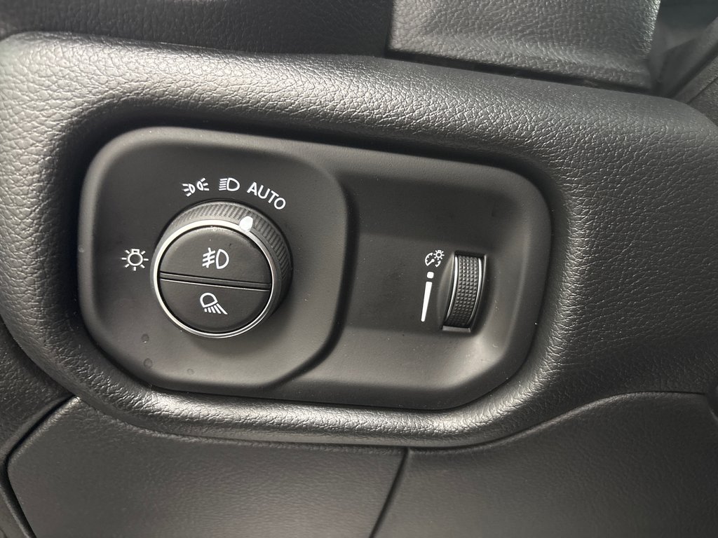 Ram 2500 BLACK EXPRESS 2027 à Paspébiac, Québec - 20 - w1024h768px
