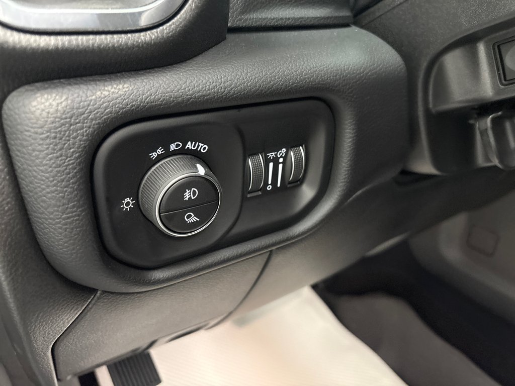 2027 Ram 2500 LARAMIE in Paspébiac, Quebec - 38 - w1024h768px