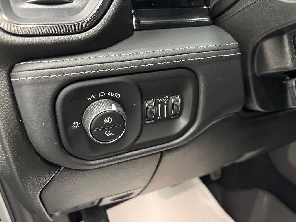 2027 Ram 2500 REBEL in Paspébiac, Quebec - 15 - w1024h768px