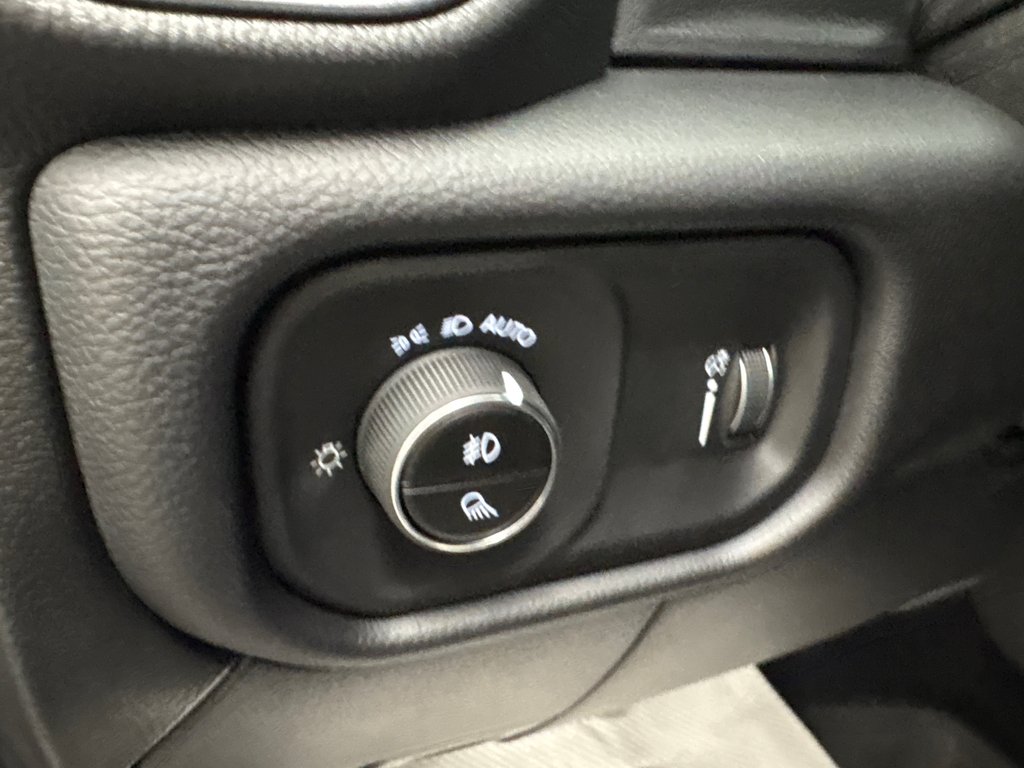 2027 Ram 2500 BIG HORN in Paspébiac, Quebec - 13 - w1024h768px