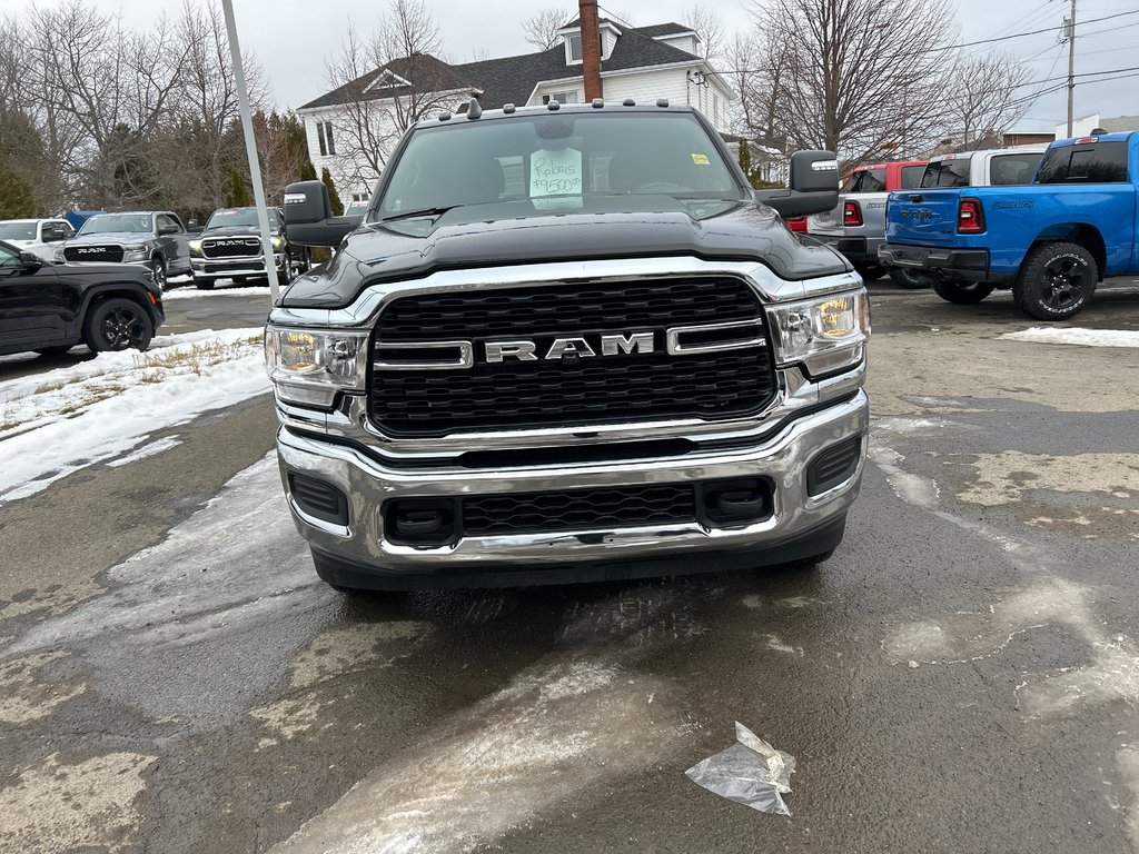 2024 Ram 3500 TRADESMAN in Paspébiac, Quebec - 17 - w1024h768px