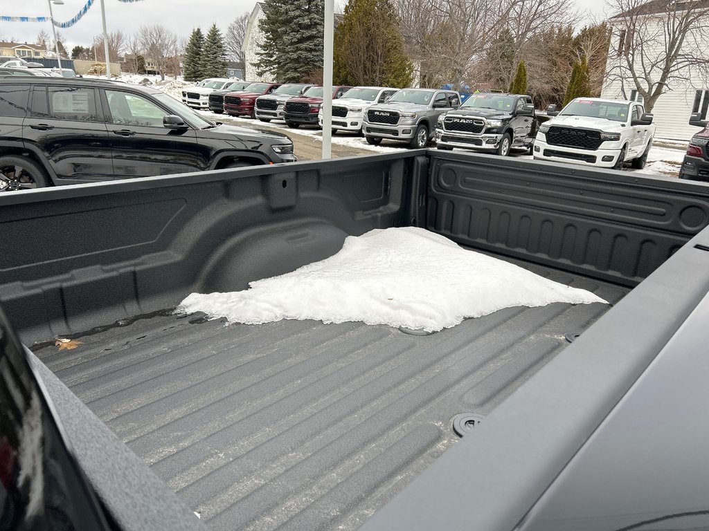 2024 Ram 3500 TRADESMAN in Paspébiac, Quebec - 9 - w1024h768px