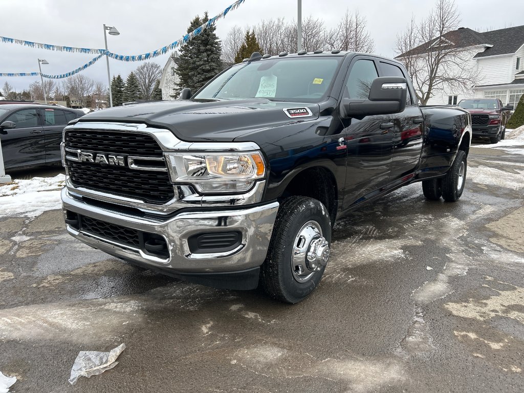 2024 Ram 3500 TRADESMAN in Paspébiac, Quebec - 1 - w1024h768px