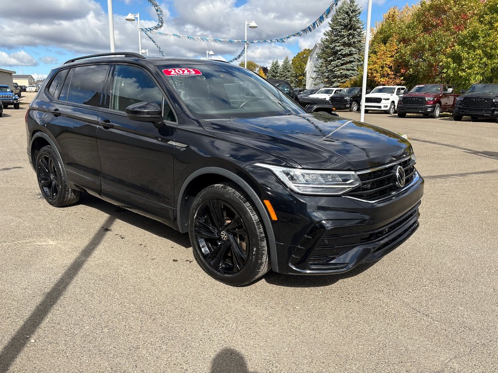 Volkswagen Tiguan Comfortline R-Line Black Edition 2023 à Paspébiac, Québec - 3 - w1024h768px