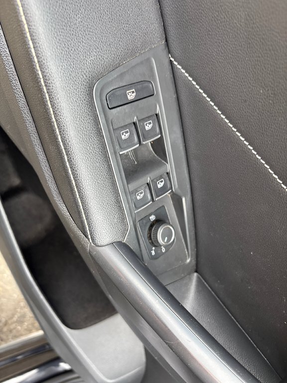 Volkswagen Tiguan Comfortline R-Line Black Edition 2023 à Paspébiac, Québec - 21 - w1024h768px