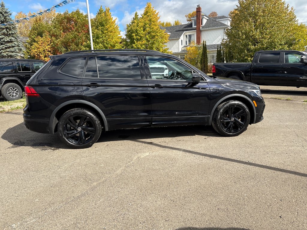 Volkswagen Tiguan Comfortline R-Line Black Edition 2023 à Paspébiac, Québec - 4 - w1024h768px