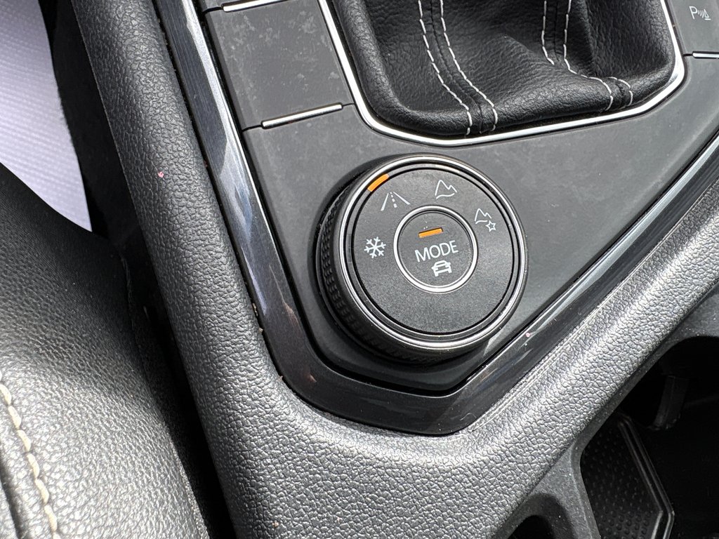 Volkswagen Tiguan Comfortline R-Line Black Edition 2023 à Paspébiac, Québec - 16 - w1024h768px