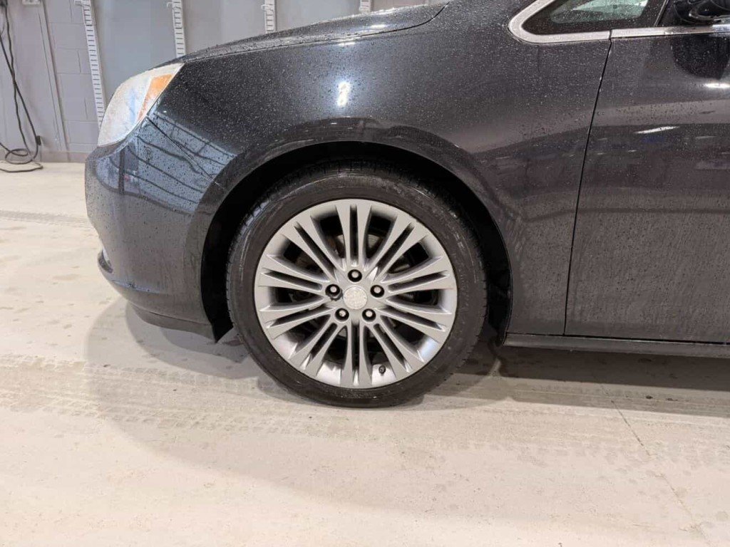 2015 Buick Verano Leather Group in Quebec, Quebec - 9 - w1024h768px