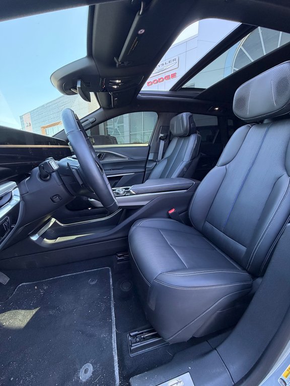 2024 Cadillac LYRIQ Sport 600E4 in Saint-Hyacinthe, Quebec - 9 - w1024h768px