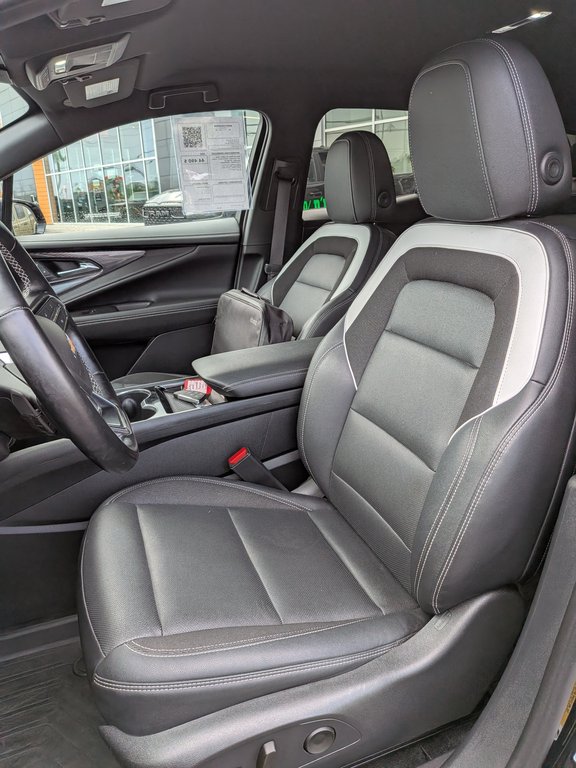 2025 Chevrolet Blazer EV AWD LT in Saint-Hyacinthe, Quebec - 12 - w1024h768px
