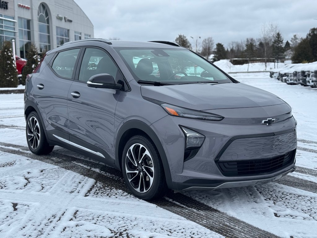 2022  BOLT EUV PREMIUM // SIÈGE EN CUIR in Sherbrooke, Quebec - 2 - w1024h768px