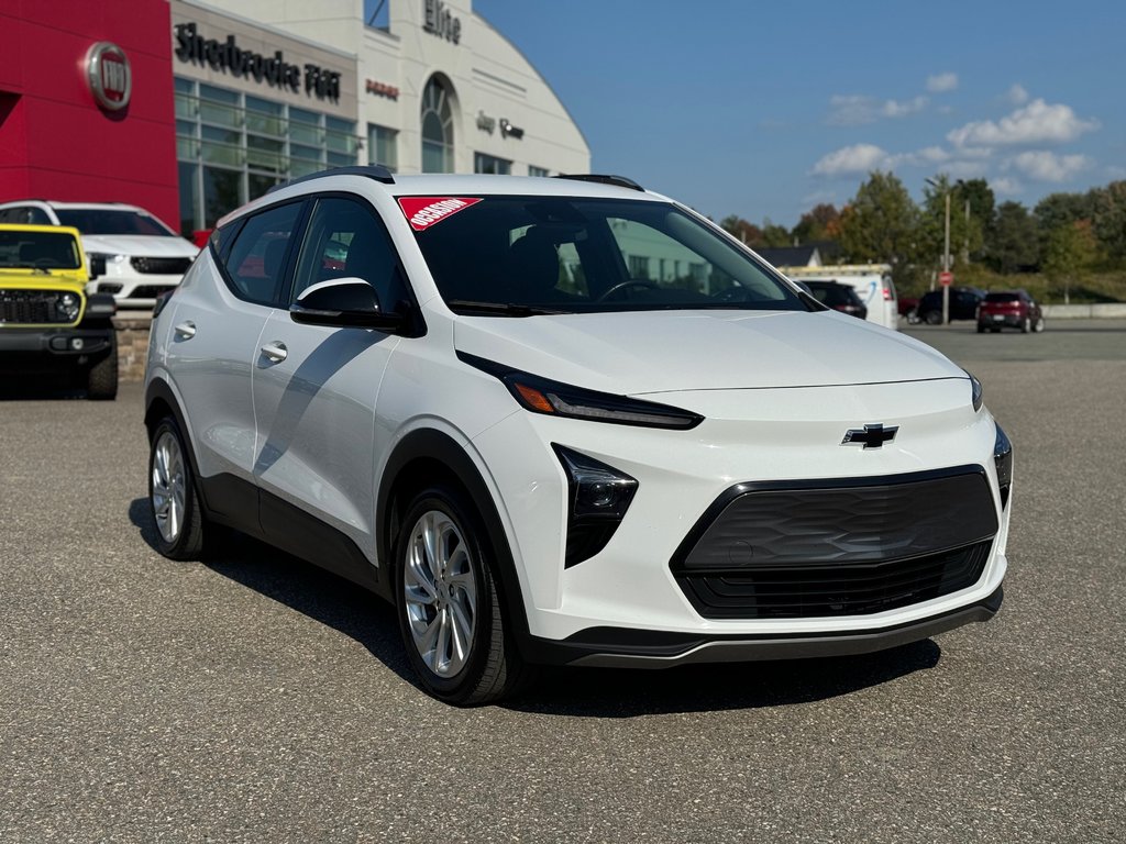 BOLT EUV LT CLIMATISEUR - APPLECARPLAY 2023 à Sherbrooke, Québec - 2 - w1024h768px