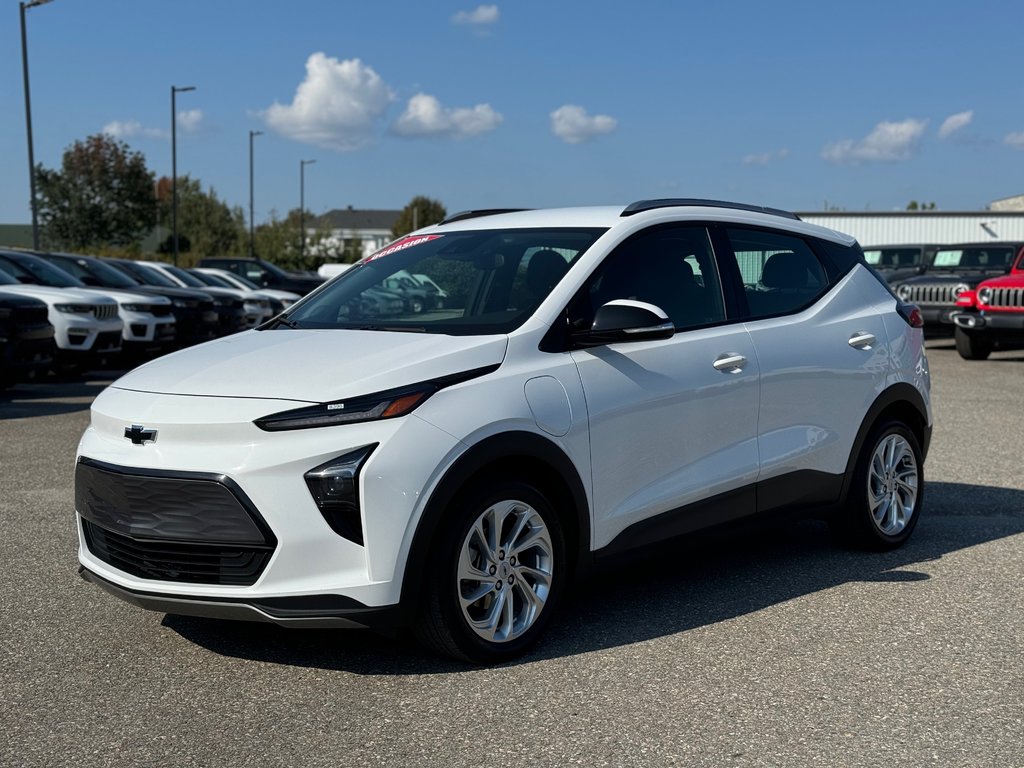 BOLT EUV LT CLIMATISEUR - APPLECARPLAY 2023 à Sherbrooke, Québec - 1 - w1024h768px