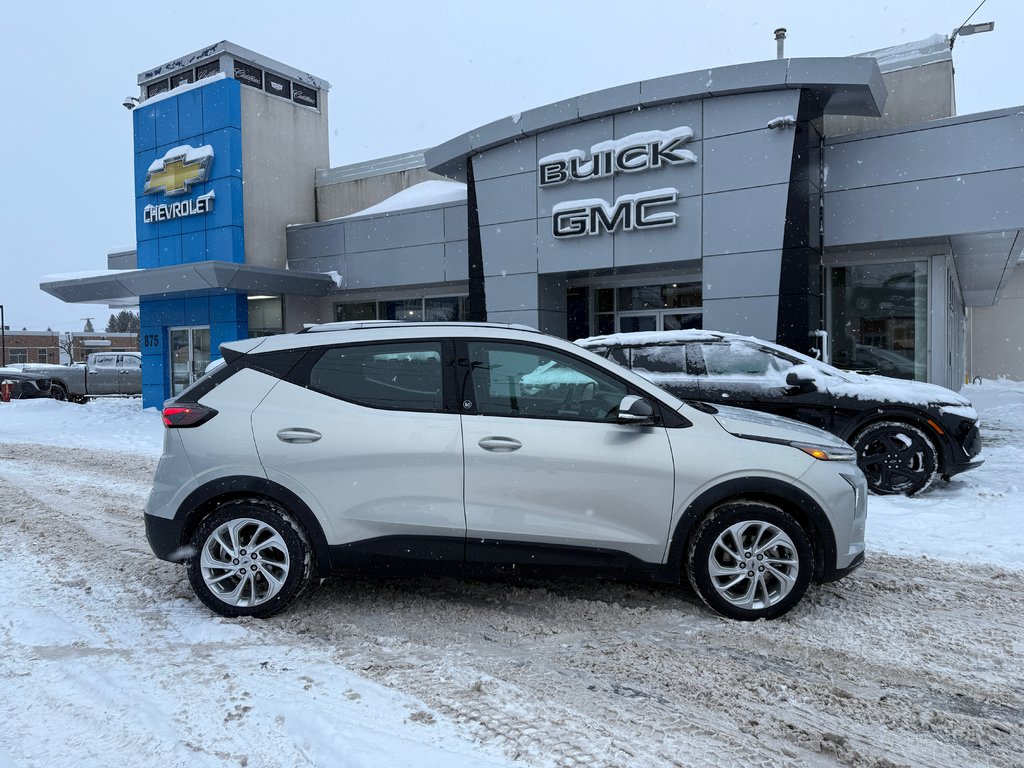 2023 Chevrolet BOLT EUV LT in Drummondville, Quebec - 3 - w1024h768px