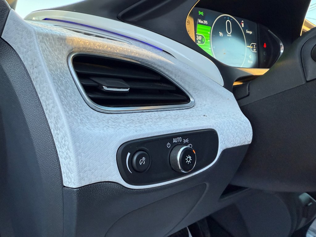 2019 Chevrolet Bolt EV Premier in Drummondville, Quebec - 12 - w1024h768px