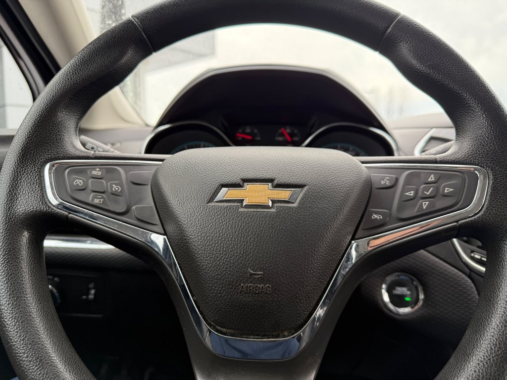 2018 Chevrolet Cruze LT in Drummondville, Quebec - 13 - w1024h768px