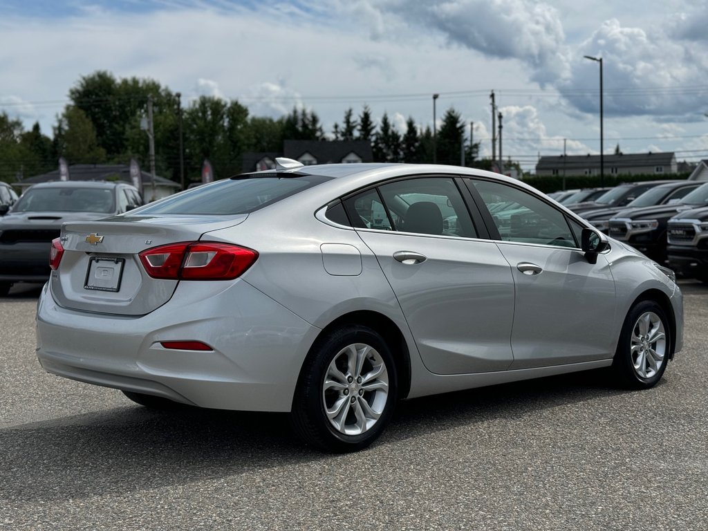 2019  Cruze LT AUTOMATIQUE CLIMATISEUR in Sherbrooke, Quebec - 5 - w1024h768px