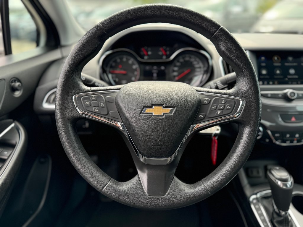 2019  Cruze LT AUTOMATIQUE CLIMATISEUR in Sherbrooke, Quebec - 14 - w1024h768px